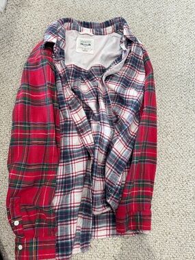 American Eagle Outfitters Red White Green Plaid Button-Down Shirt